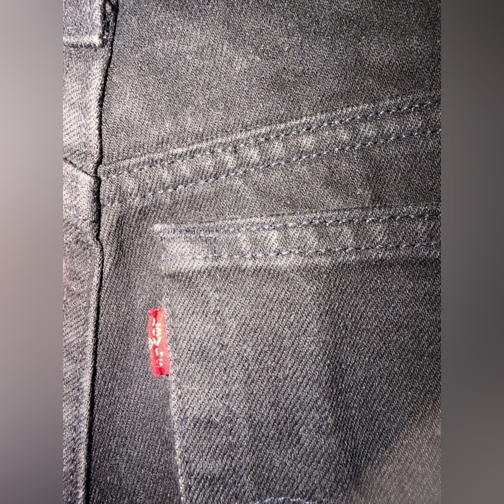 Levi's Vintage Women's High Rise Tapered leg Black Jeans Made In USA from 1997 - Picture 6 of 9